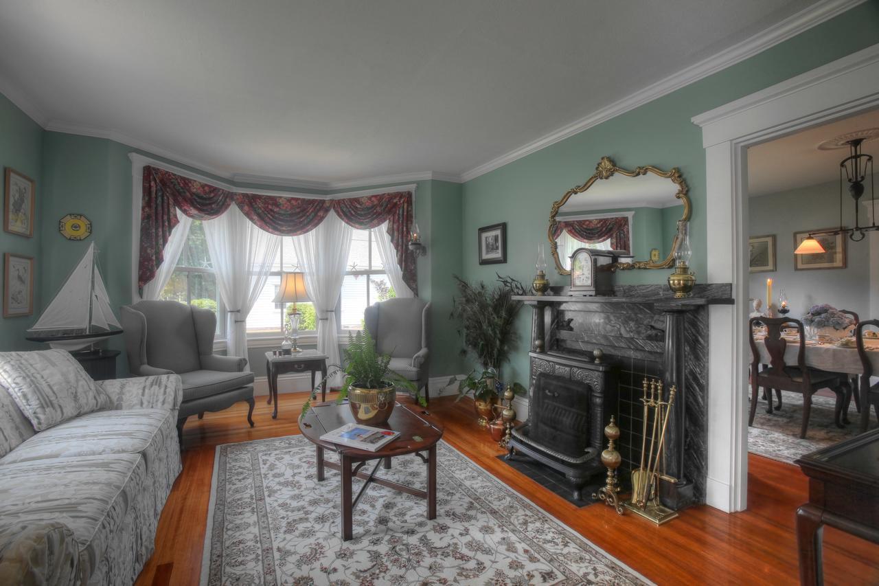 The Kings Inne Yarmouth Port Exterior photo